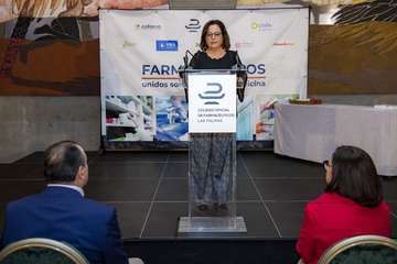 Los farmaceúticos de Las Palmas reconocen a las teldenses Pino Oliva y Mercedes Martín por sus 50 años de colegiada/TA.